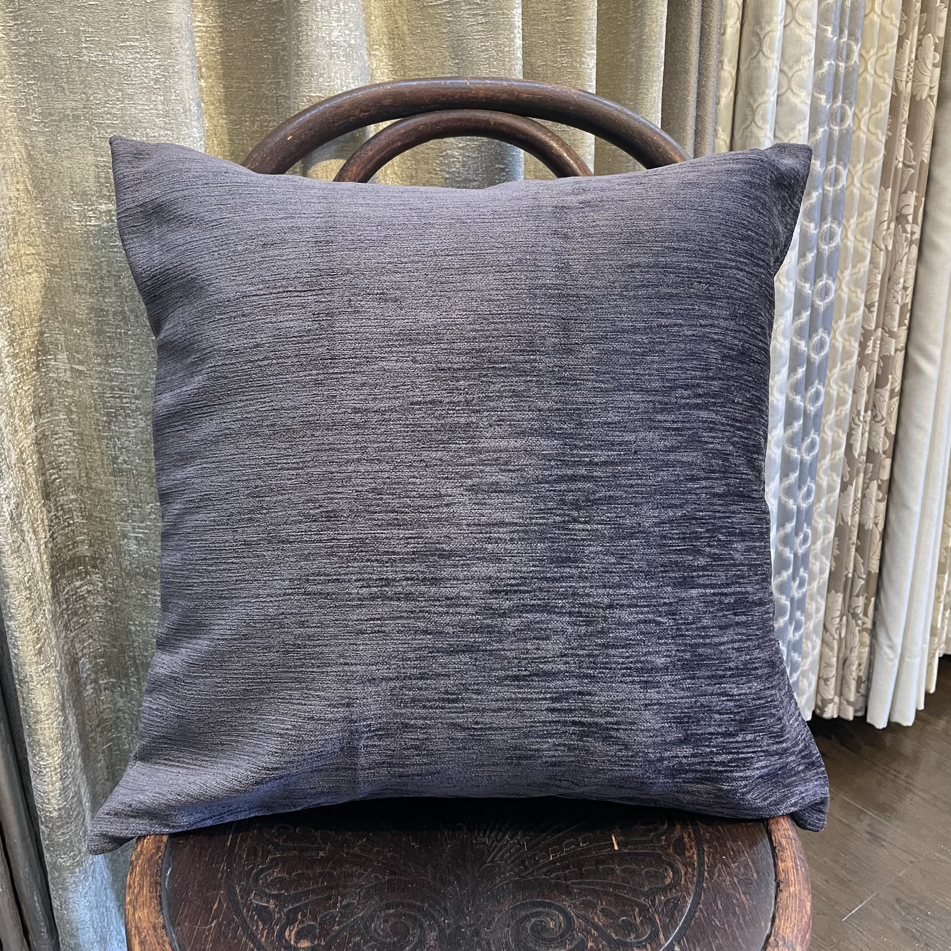 輸入生地/クッションカバー　〜ブラウン×ブラック〜