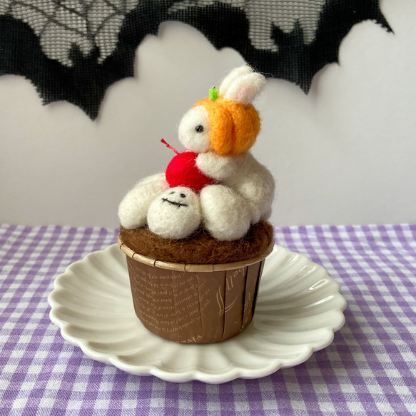 おかしなウサギのハロウィンカップケーキ 3枚目の画像