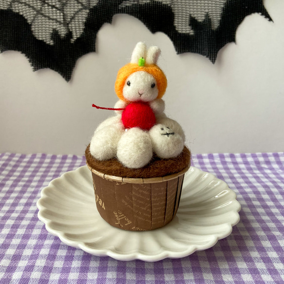 おかしなウサギのハロウィンカップケーキ 1枚目の画像