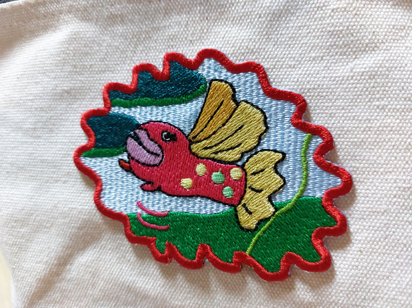 魚に女と描きまして ワッペン アップリケ 刺繍 可愛い ポップ 個性的 オリジナル 日本製 ピンク レッド ファンシー 11枚目の画像