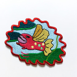 魚に女と描きまして ワッペン アップリケ 刺繍 可愛い ポップ 個性的 オリジナル 日本製 ピンク レッド ファンシー 5枚目の画像