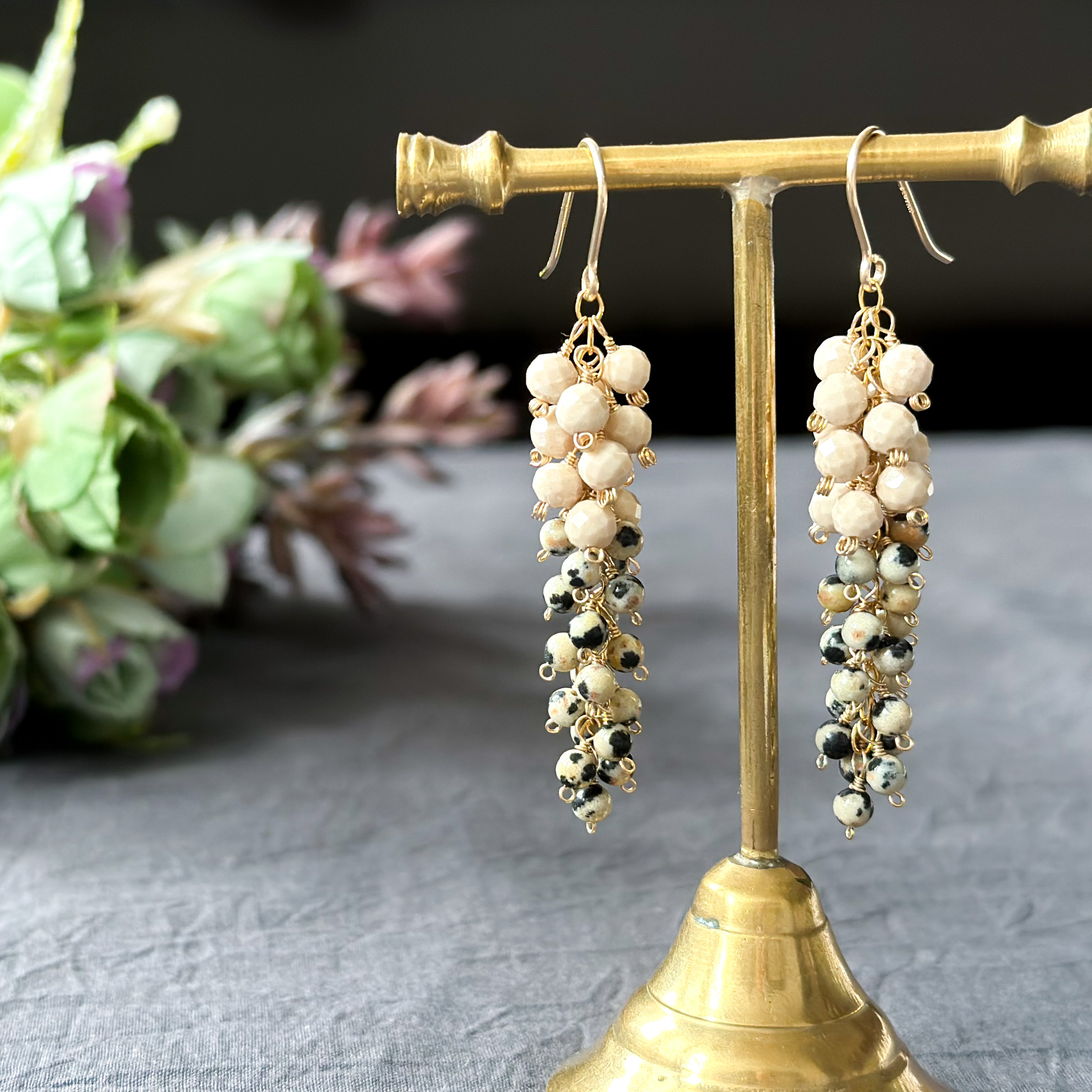 14kgfリバーストーンとダルメシアンジャスパーの房ピアス／イヤリング