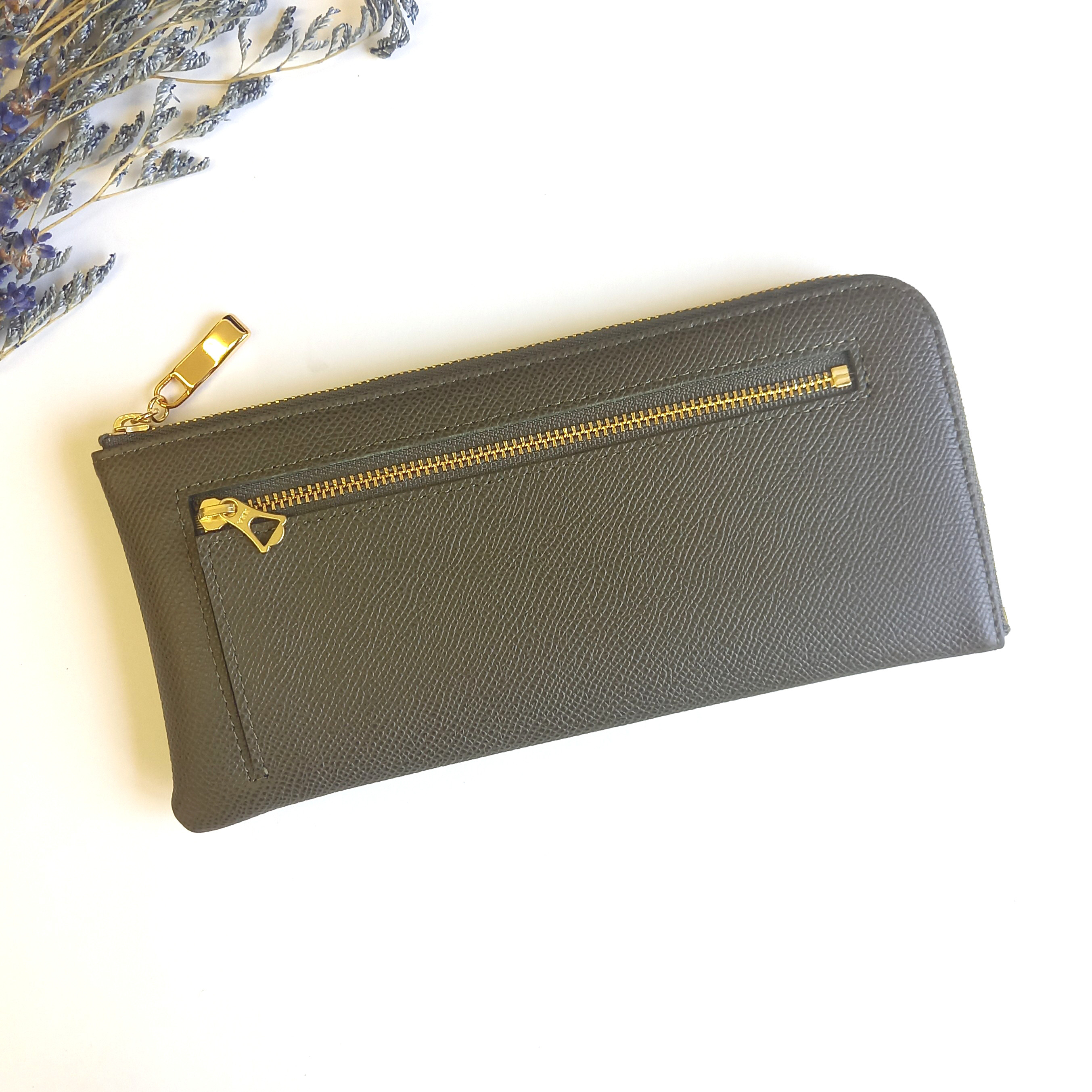 【最高級革】24枚もカードが入るスリム長財布(ダークオリーブ) ◇大容量なのに軽くて薄い！高品質カーフレザー◇送料無料！