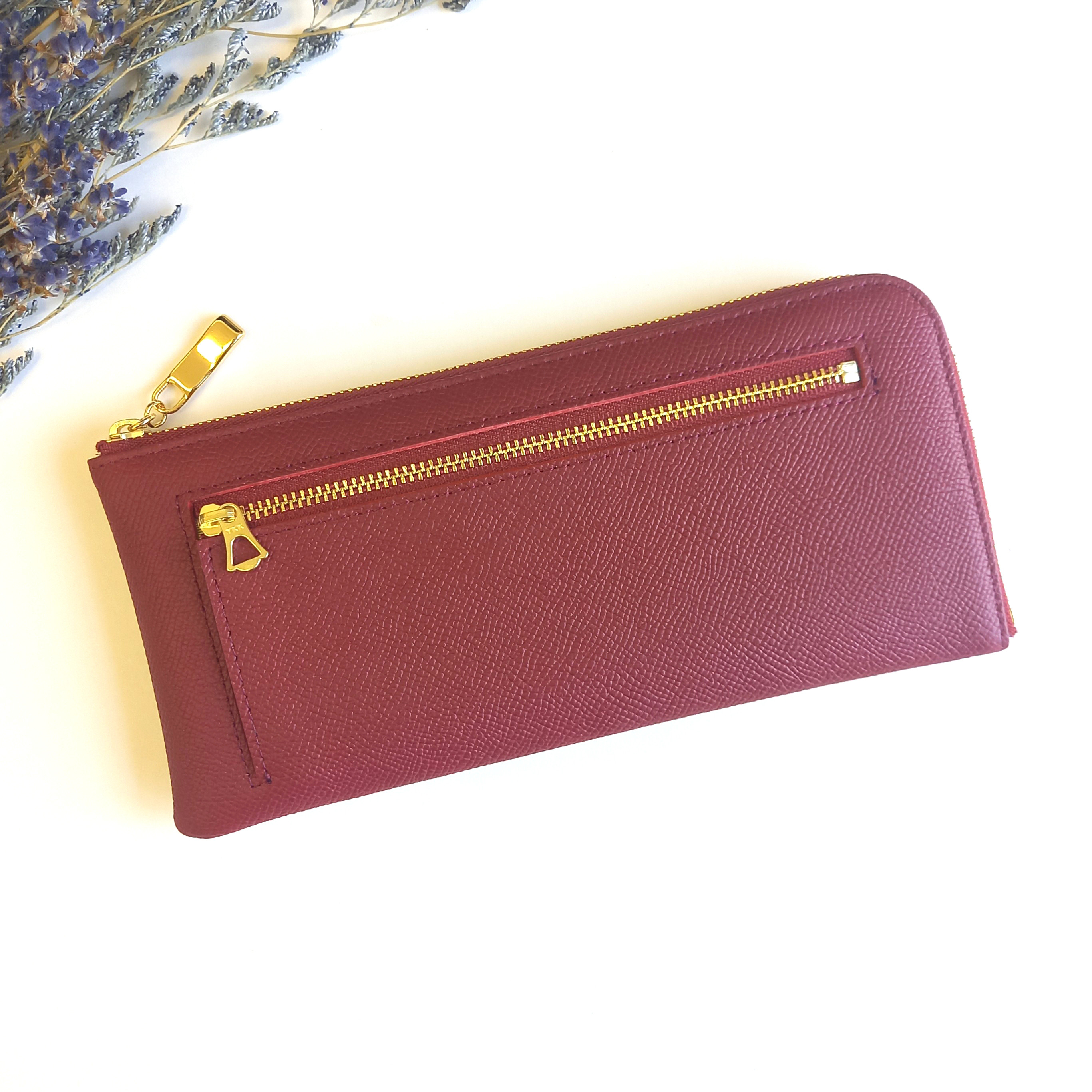 【最高級革】24枚もカードが入るスリム長財布(ディープレッド) ◇大容量なのに軽くて薄い！高品質カーフレザー◇送料無料！