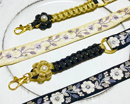 れ*ゃ様 コヤンイサムチョン♡ルミちゃんのインド刺繍スマホショルダー✽チャーム付 ショルダーポーチ ルミちゃん コヤンイサムチョン - メルカリ