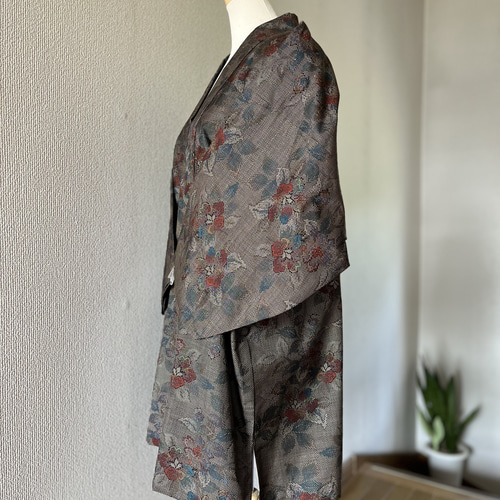 本場奄美大島紬　作務衣　古代染色純泥染　純手織り　未使用反物仕立　商標付　絹上衣 本場奄美大島紬作務衣古代染色純泥染純手織り未使用反物仕立商標