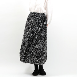 #433ソフトバルーンスカート(白黒) 1枚目の画像