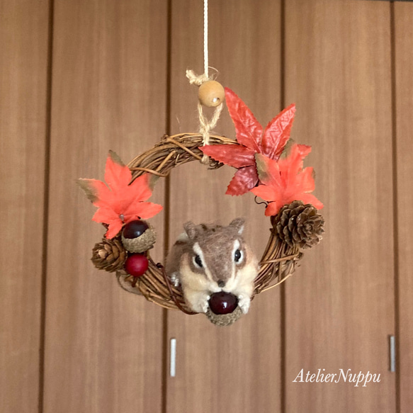 リスとどんぐり達のリース リスとどんぐり達のリース