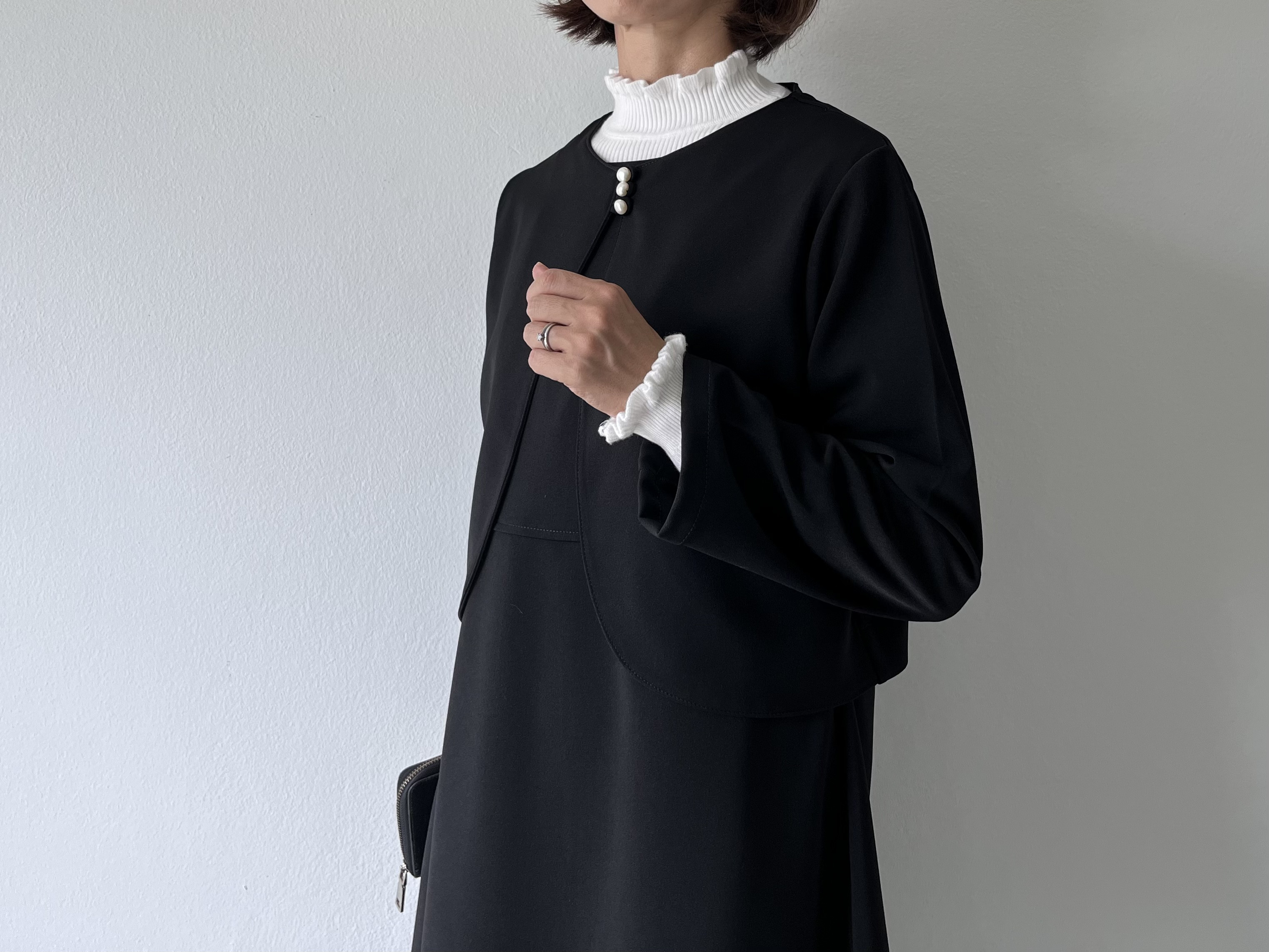 3粒パールが引き立てる、気品あるボレロ風ジャケット 入学卒業式　結婚式　 JK445