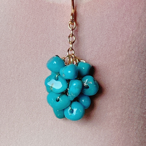 天然石＊鮮やかブルーのスリーピングビューティーターコイズのピアス