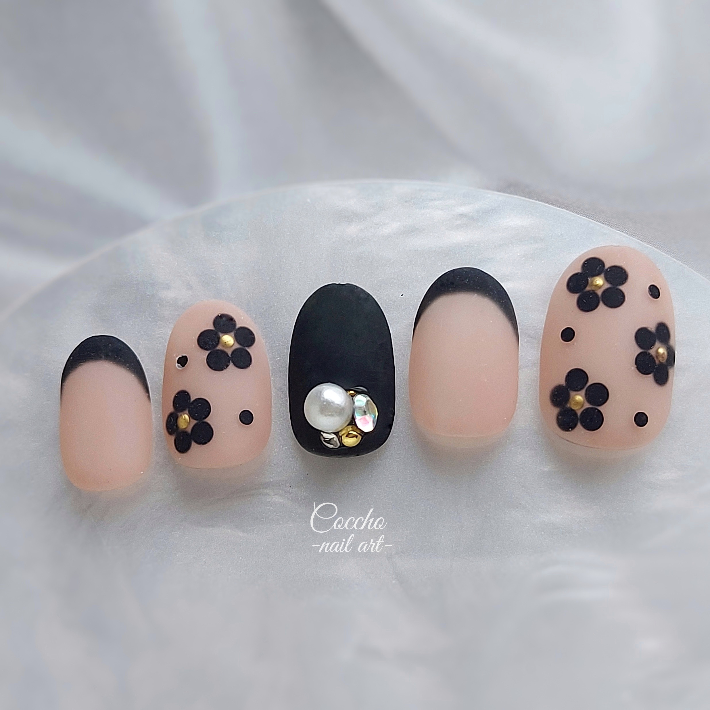 No.185 レトロフラワーのフレンチネイル / ネイルチップ ジェルネイル  