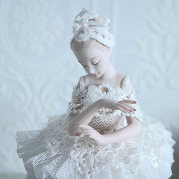 ポーセレン レースドール【 エトワール 】 磁器 人形  バレエ 発表会 チュチュ プレゼント バレリーナ　白鳥の湖 3枚目の画像