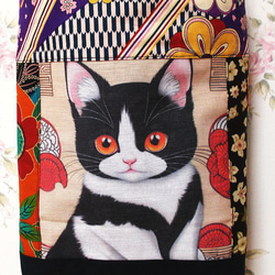 和柄パッチワークポシェット ハチワレにゃんこ 猫好きサコッシュ ファスナーポケット付き 2枚目の画像