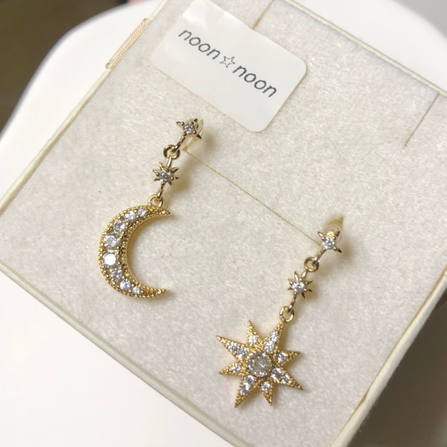 リニューアル✳︎再販】 月と太陽ピアス /樹脂イヤリング/樹脂 リニューアル✳︎再販】 月と太陽ピアス /樹脂イヤリング/樹脂