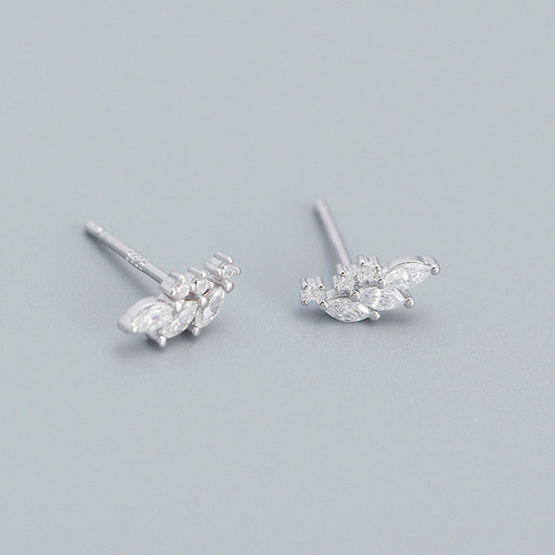 早割価格☆SILVER925☆天使の翼CZダイヤモンドピアスAAA+