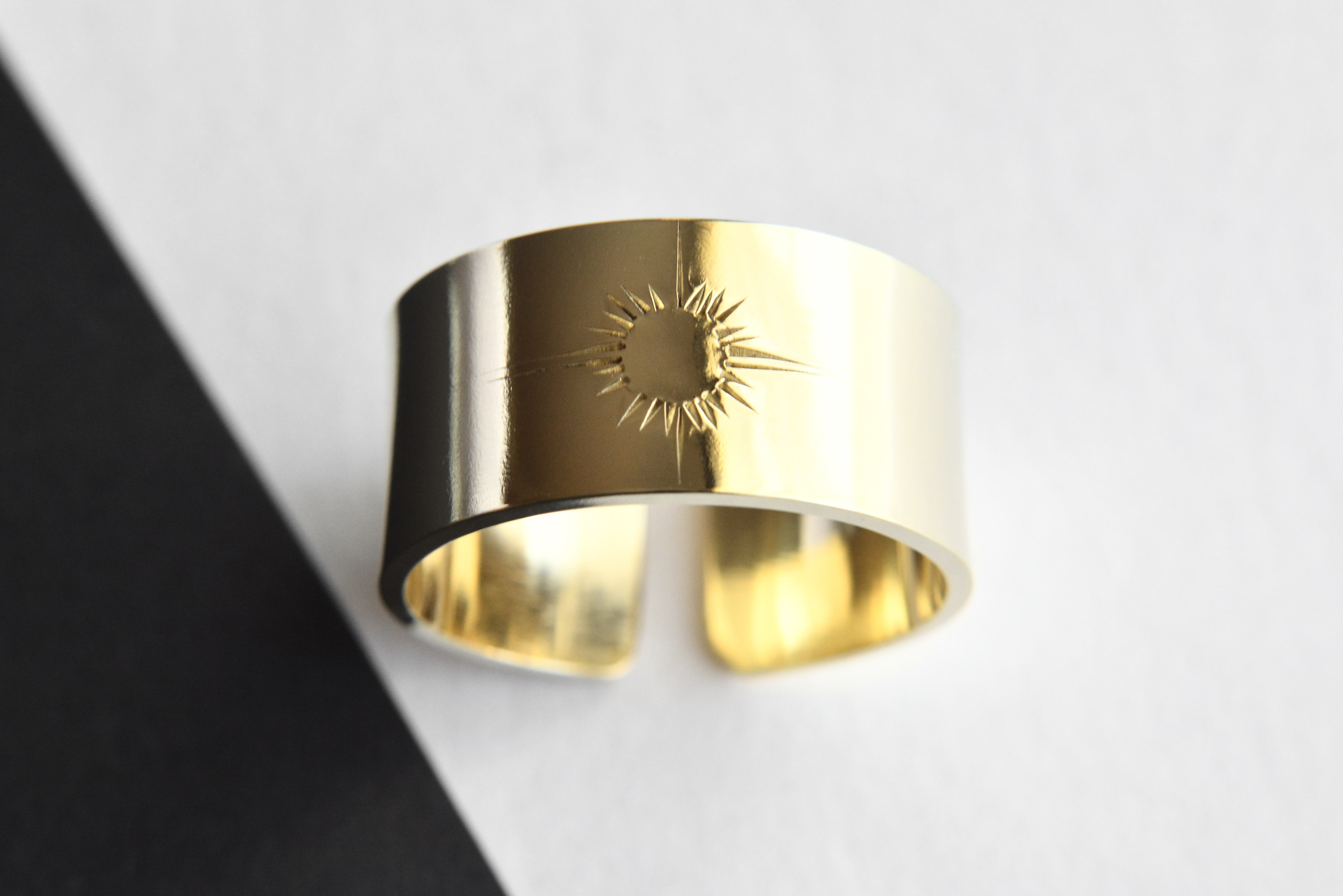 18K ゴールド 彫刻リング ｶﾞﾎﾞｰﾙ 18k Gold Skull on Gothic Ring | DenialKichijoji