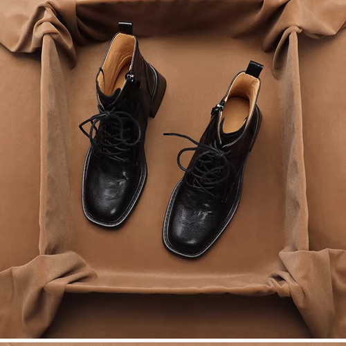 低めヒールで安定感があり歩きやすい、 ブーツ オックスフォード