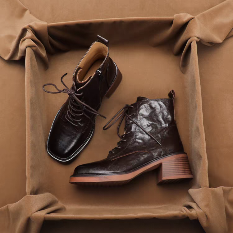 低めヒールで安定感があり歩きやすい、 ブーツ オックスフォードシューズ 革靴 レースアップブーツ レザー 25.5 26