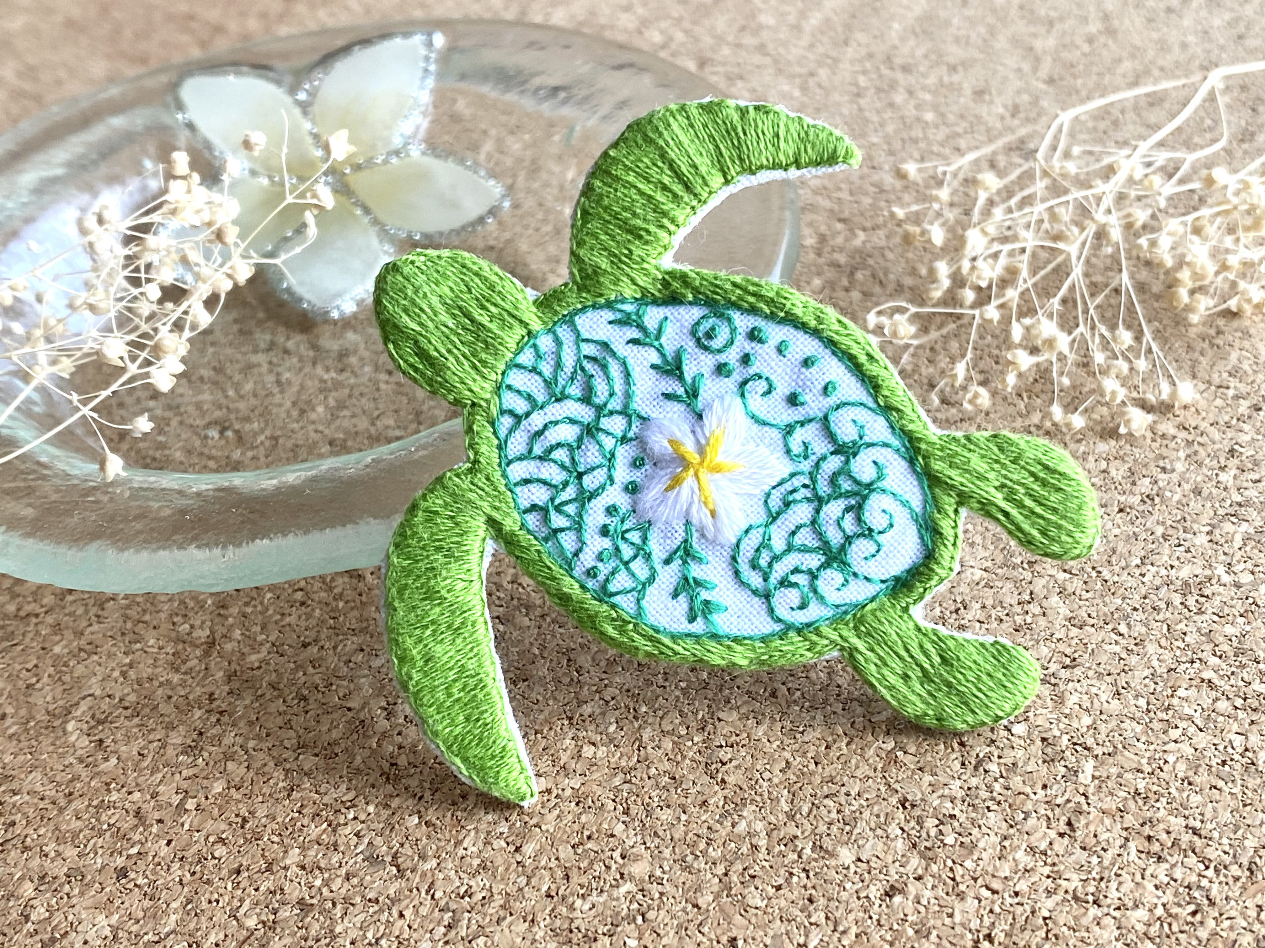 ワヌ山さんのお中元　ブローチ　ハンドメイド　ピンバッチ