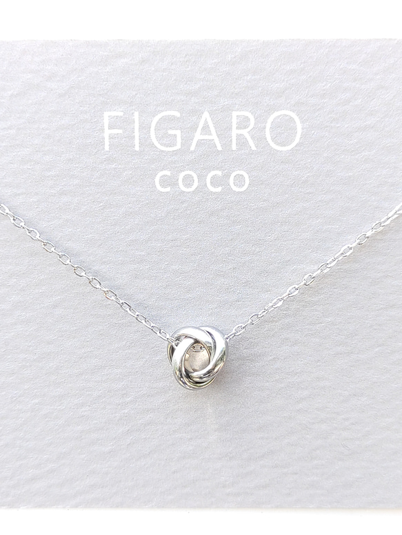 【FIGARO coco】つけっぱなしOK♡プチトリニティネックレス(シルバー)サージカルステンレス/316L 1枚目の画像