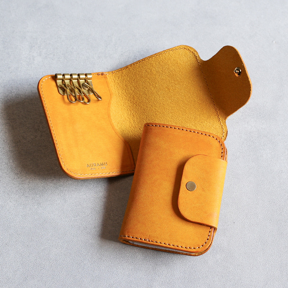 送料無料 AURAMU 薄型 カードが入るキーケース イタリアンスクラッチ・オイルレザー TONI ソレイユ 真鍮 キーケース VINCENT  CRAFTED 通販 16623152｜Creema(クリーマ) [AURAMU] 日本製 イタリアン レザー キーケース カードケース 薄型 スマートキー対応 メンズ レディース 本革 MARGO