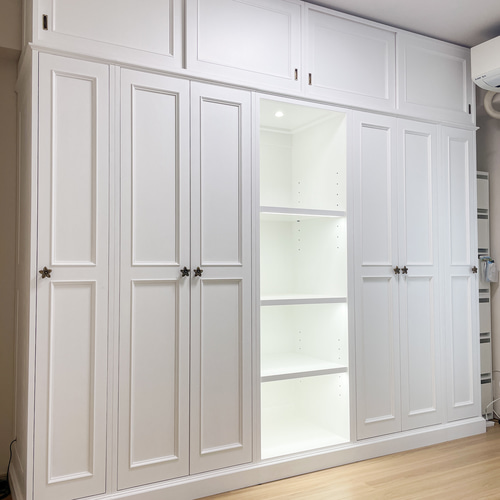 マンションリフォーム 壁面収納家具 アンティーク調 洋書スタイル