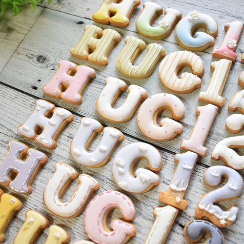 天然色素で作ったアルファベット・数字アイシングクッキー クッキー
