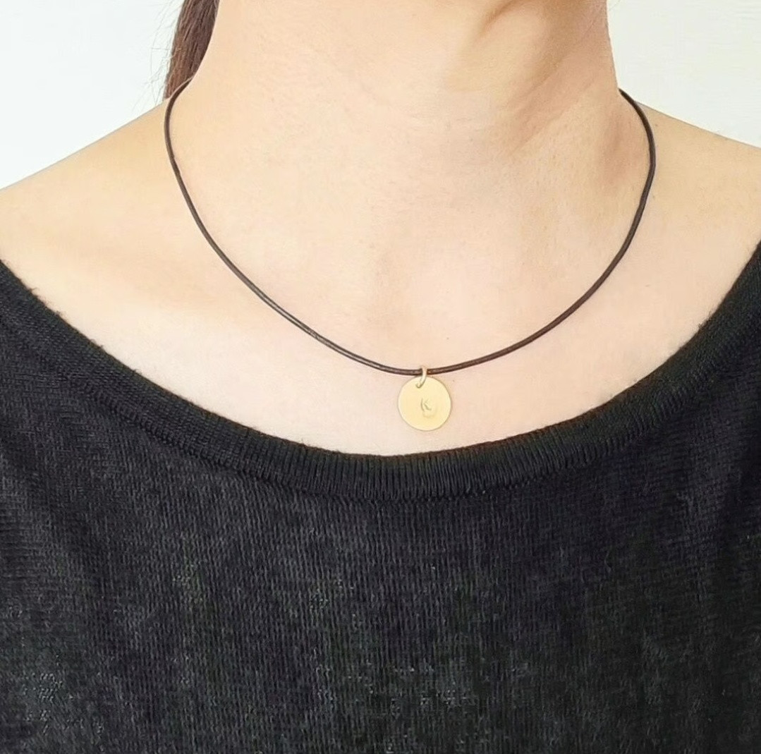 イニシャルプレートレザーコードネックレス 5,649円