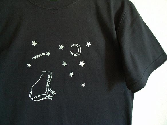 カエルさんTシャツ　星に願いを☆【ネイビー】 1枚目の画像