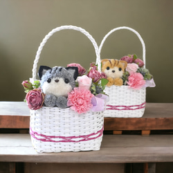 もこペット【猫・ピンクバスケット】プリザーブドフラワー カーネーション 花 誕生日 お祝い フラワーギフト ねこ 3枚目の画像