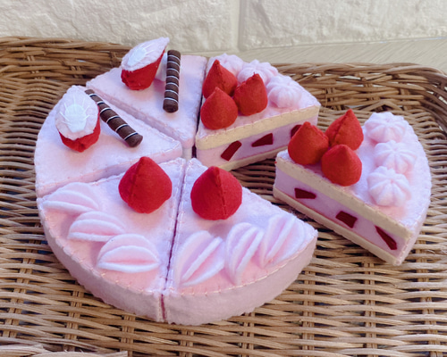 刺繍　ハンドメイド　フェルト　ケーキ　12個 刺繍 ハンドメイド フェルト ケーキ 12個