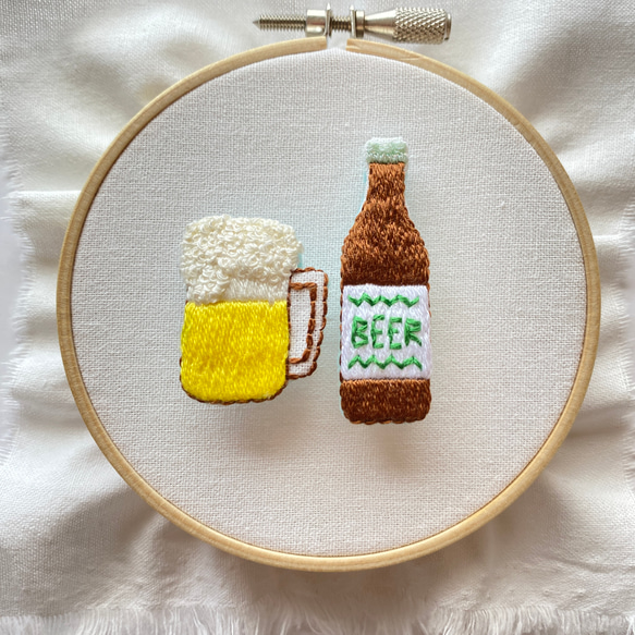 ビール刺繍ブローチセット(緑) 1枚目の画像