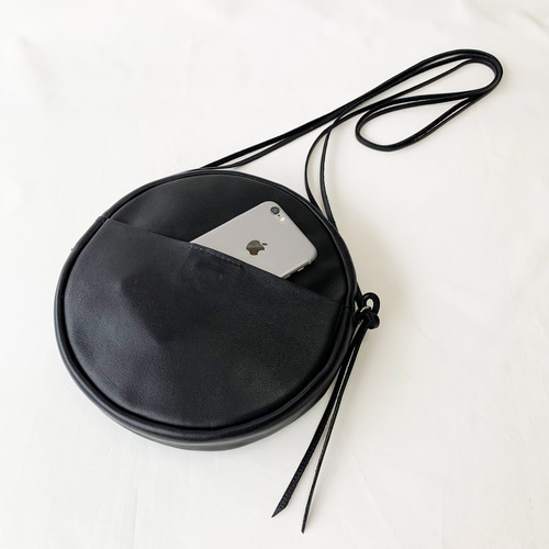 本革の丸型ショルダー black ショルダーバッグ Z-chan