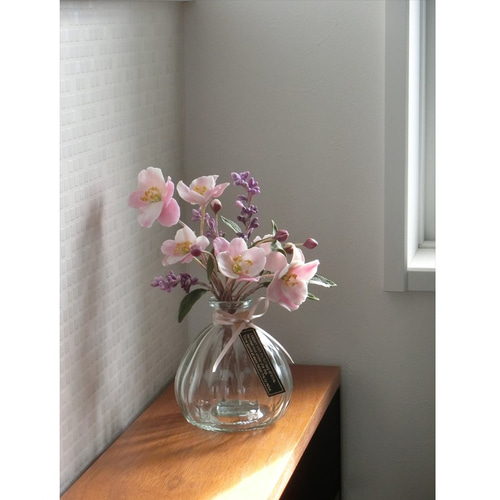 ✿【 粘土置物 】「ニュアンスカラーの秋の花」秋明菊とアメジスト