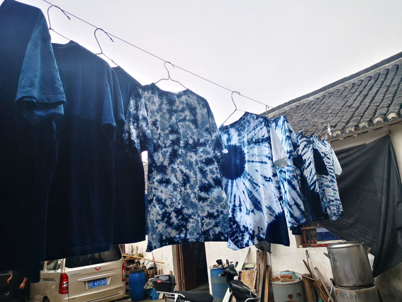 【オリジナルユニセックスの藍染絞りTシャツ】Ｍsize 3枚目の画像