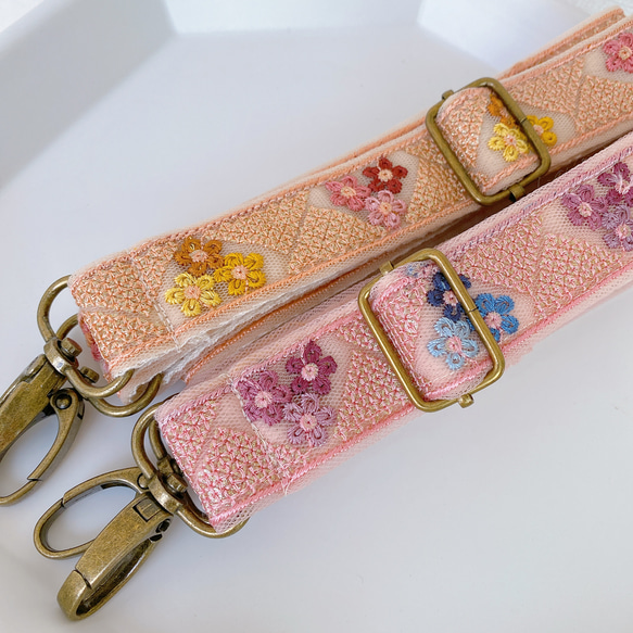 インド刺繍　スマホショルダー　ショルダーストラップ 2枚目の画像