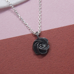 花卉系列--黑玫瑰花蛋糕頸鍊 第3張的照片