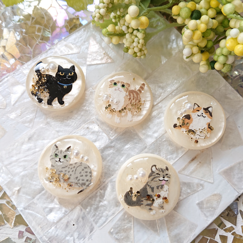 猫のボタン☆5個 o-19 ネコ/ボタン/カボション/動物 ボタン こうちゃん