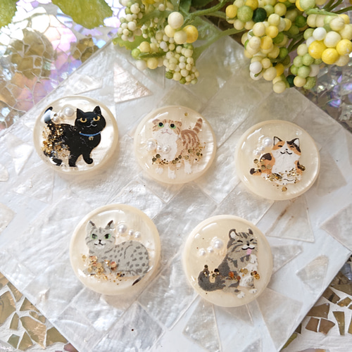 猫のボタン☆5個 o-19 ネコ/ボタン/カボション/動物 ボタン こうちゃん