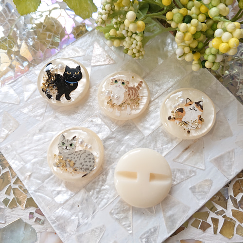猫のボタン☆5個 o-19 ネコ/ボタン/カボション/動物 ボタン こうちゃん