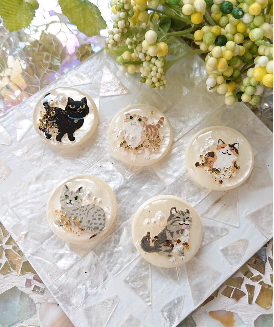 猫のボタン☆5個 o-19 ネコ/ボタン/カボション/動物 ボタン こうちゃん