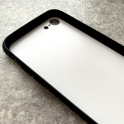 ゼブラ×ブラックのガラススマホケース シマウマ スマホケース 強化ガラス iPhone14 iphone15 4枚目の画像
