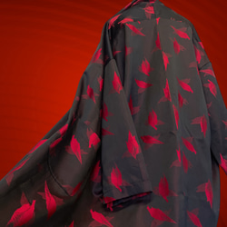 赤黒で魅せる着物カーディガン 着物ガウン 着物リメイク フリーサイズ コート 衣装 和柄 着物 秋服（J5908） 13枚目の画像