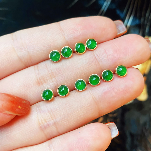 ヒスイミニサイズピアスk18 ピアス（スタッド・一粒） パール大好き  