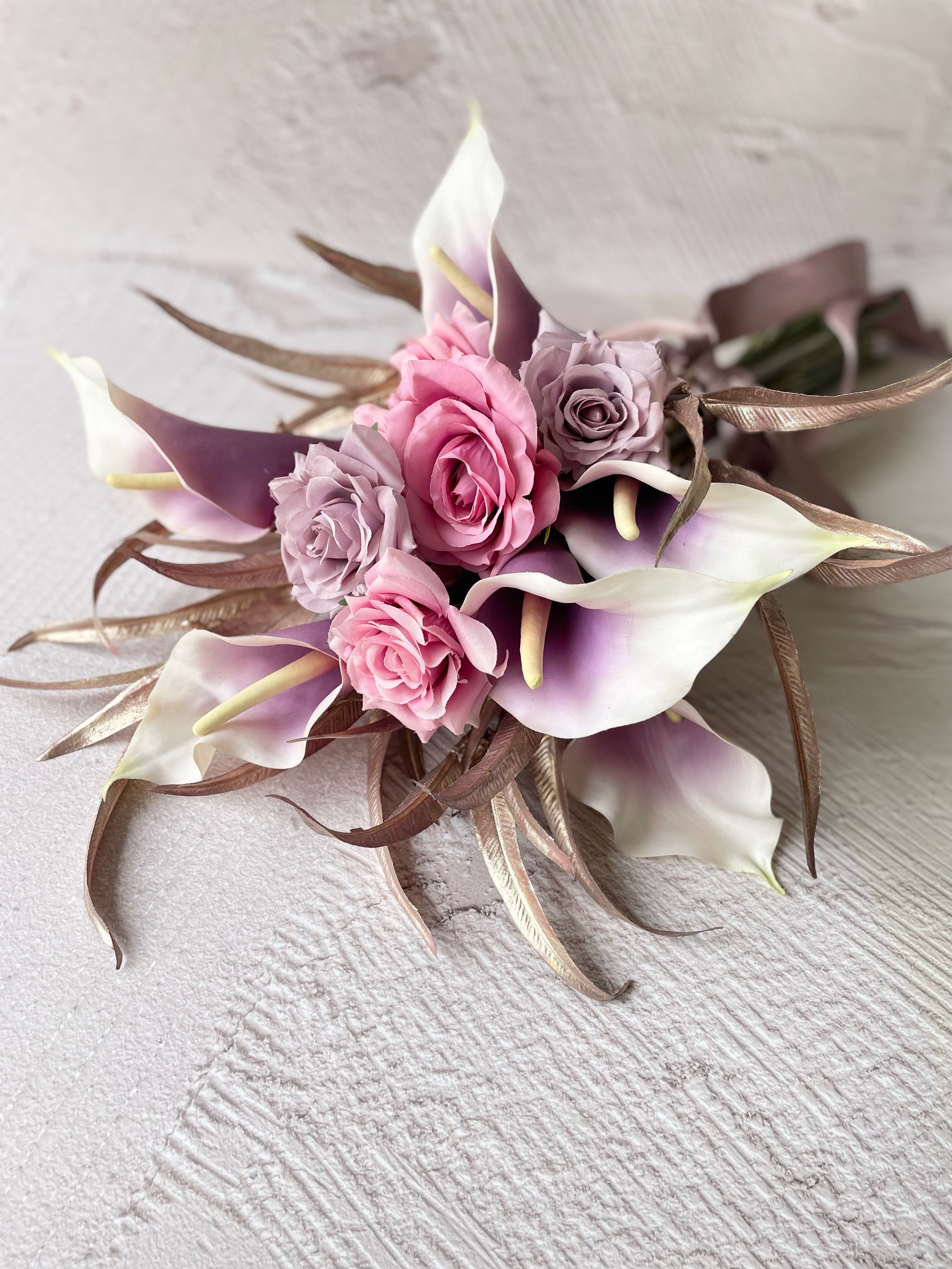 グラデーションと煌びやかさが美しい 大人色ブーケ　パープル ピンク ウェディング 和装 アーティフィシャルフラワー