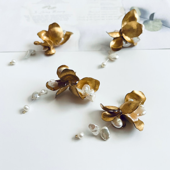Keshi 珍珠黃銅花朵耳環 第8張的照片