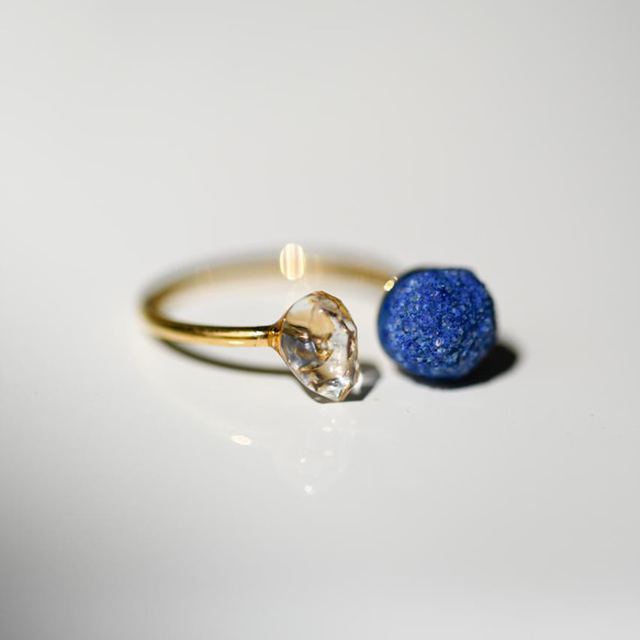 【一点物】 アズライト & ハーキマーダイヤモンド リング 指輪 フリーサイズ 原石 鉱物 天然石 (No.2405) 1枚目の画像