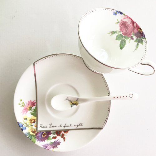 華やかマイセン柄のオリジナルデザインティーカップ＆ソーサー（陶器の