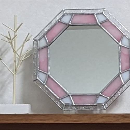 ステンドグラスの置時計　八角形　ピンク