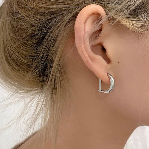 最先端 新作 ワンタッチピアス D字 イニシャル 18kgp フープピアス アクセサリー